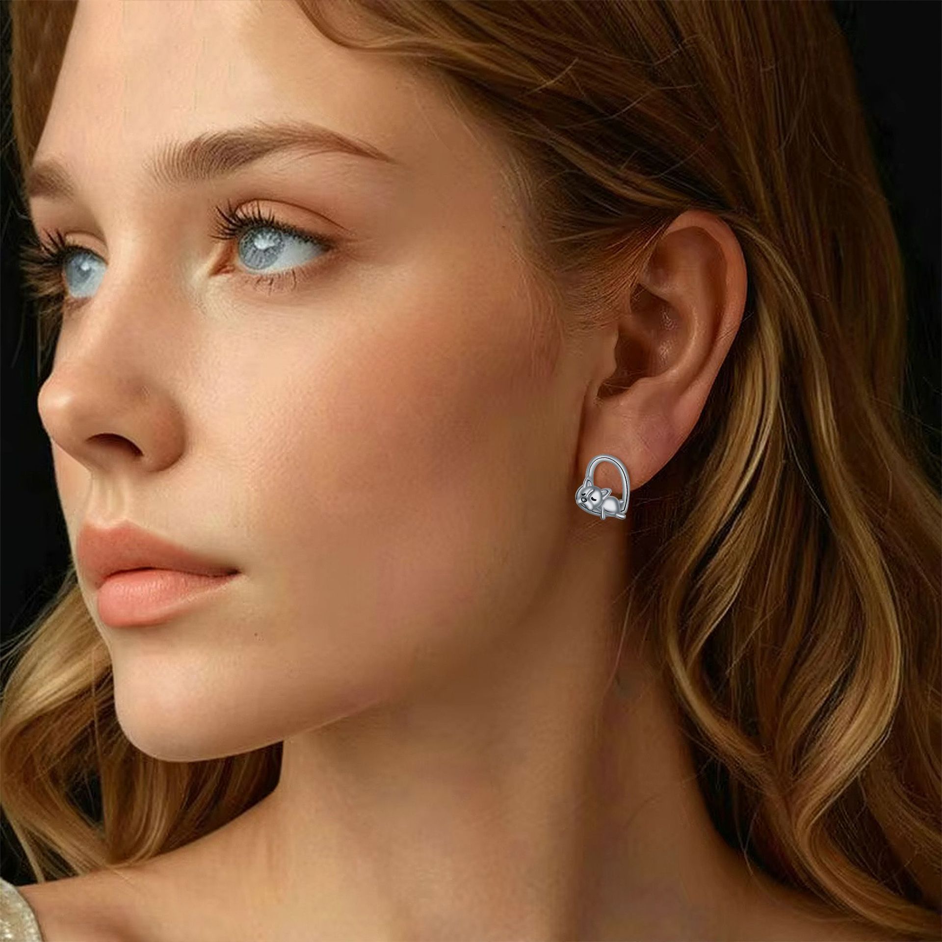 925 Silver Slapende Puppy Stud Earrings