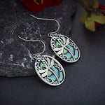 Abalone Shell Dragonfly Earrings – Symbol of Vernieuwing & Gratie