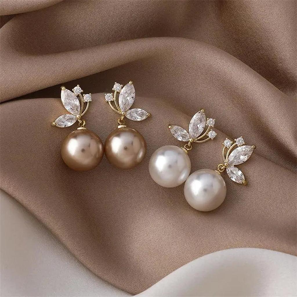 Exotic Daisy & Golden Crystal Earrings