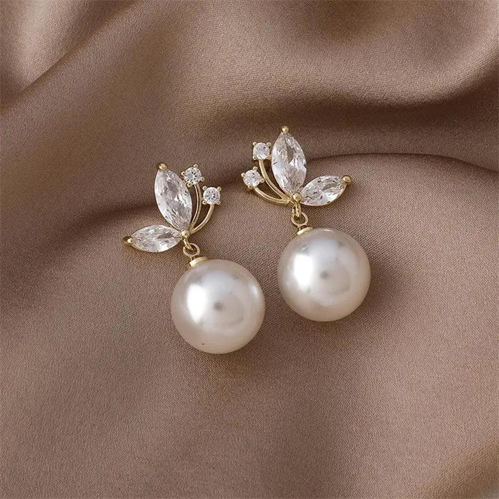 Exotic Daisy & Golden Crystal Earrings