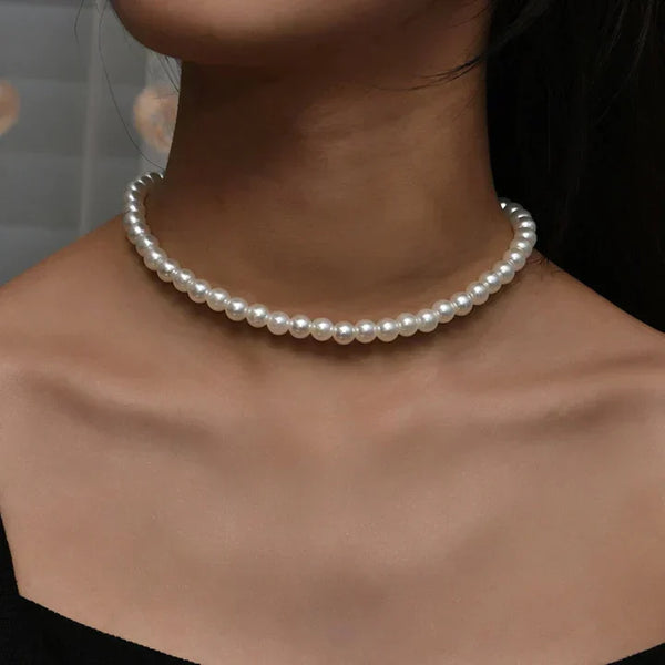 Classic Daisy Necklace
