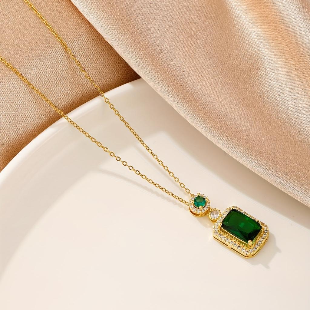 Greta Emerald Necklace
