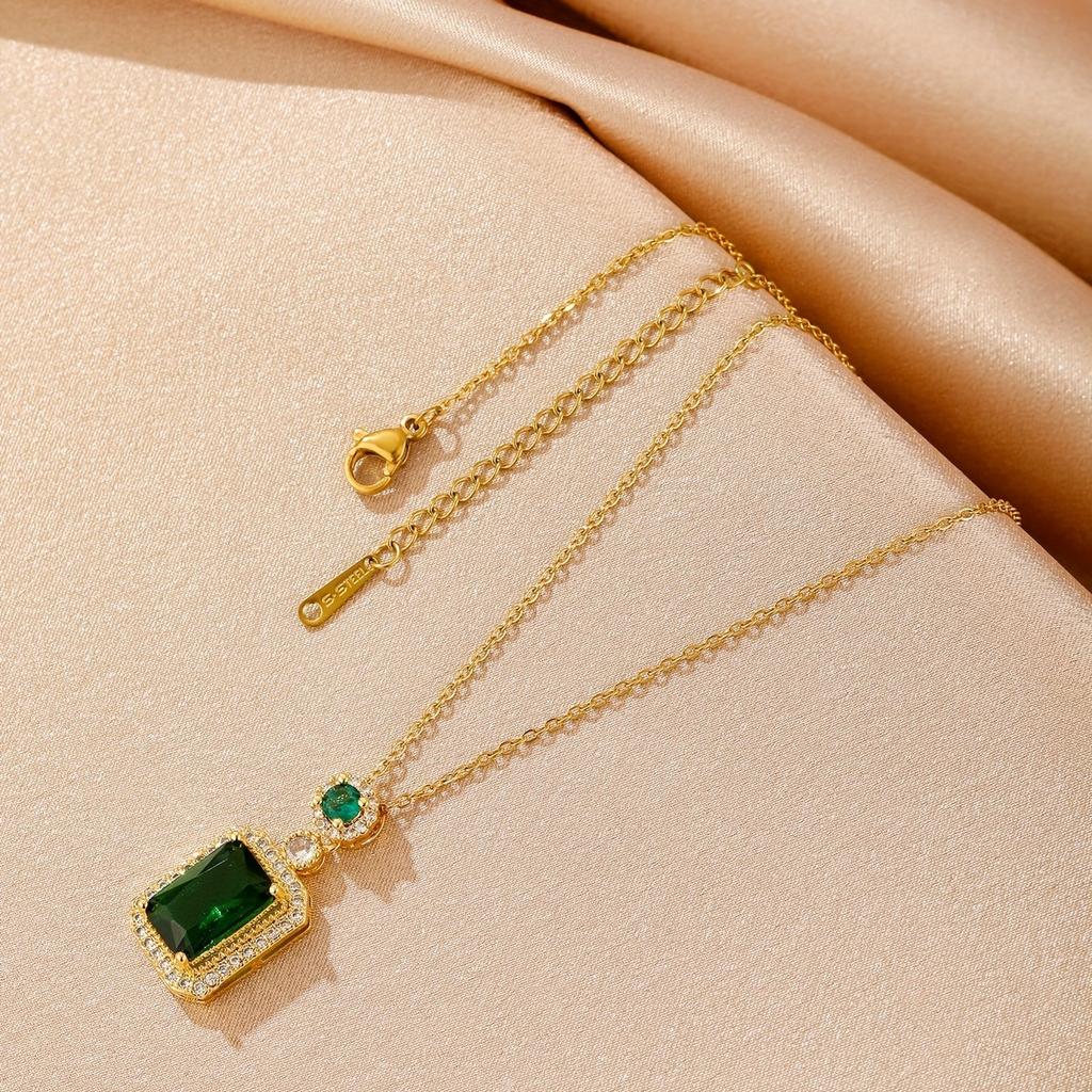 Greta Emerald Necklace
