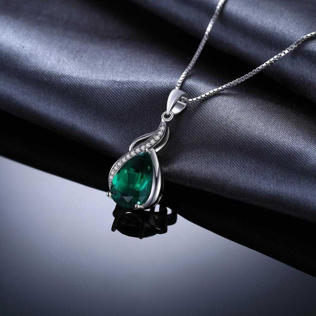 Leonia Emerald Necklace