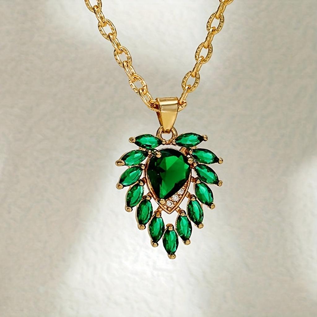 Matylda Emerald Heart Necklace