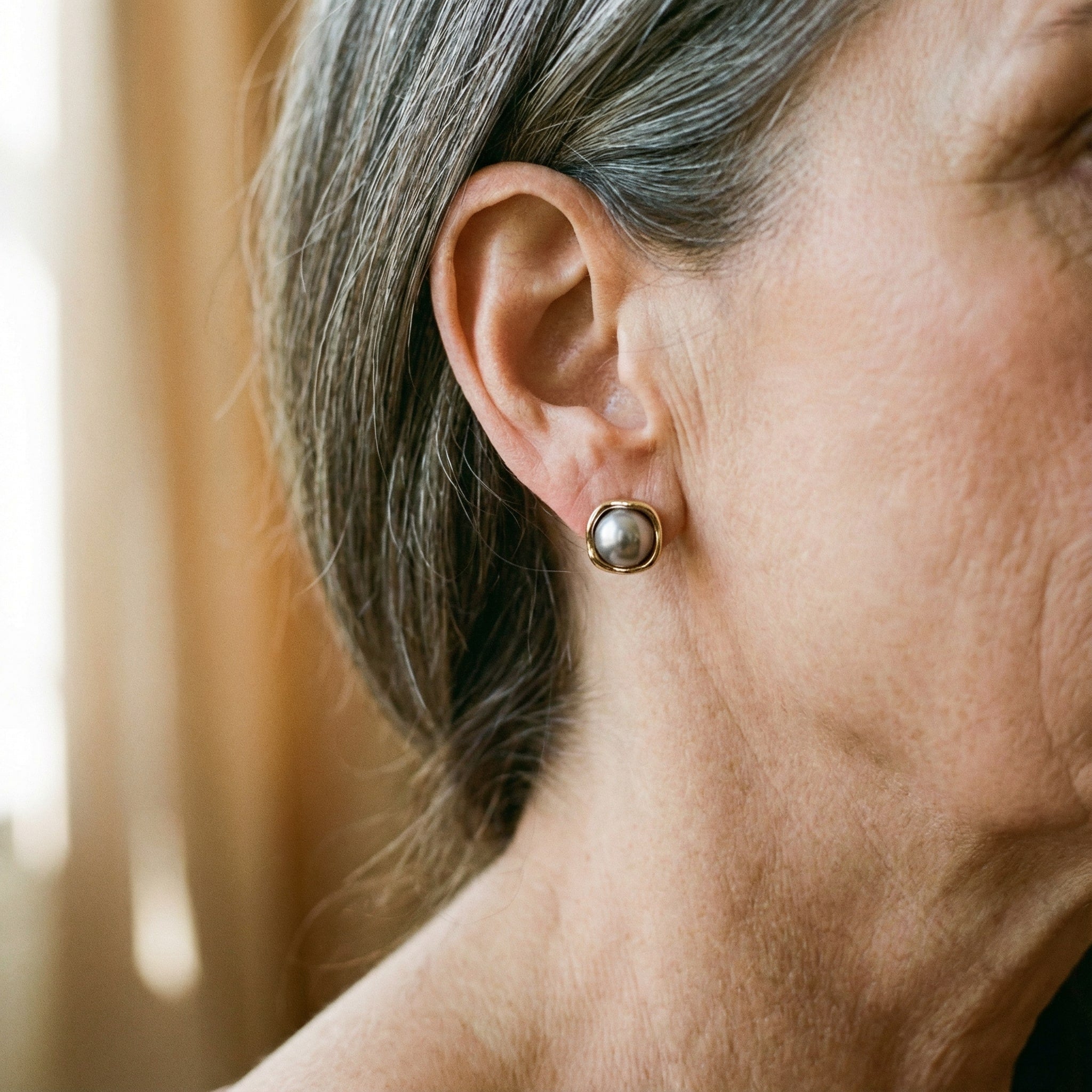 Elegant Black Pearl Earrings