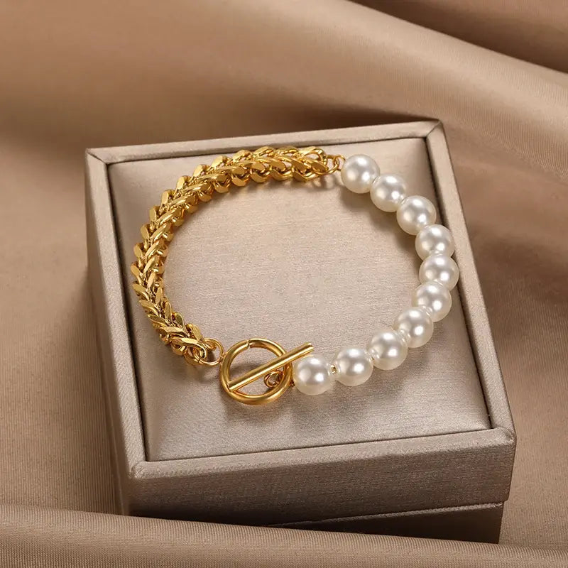 Elegant Golden Daisy Bracelet