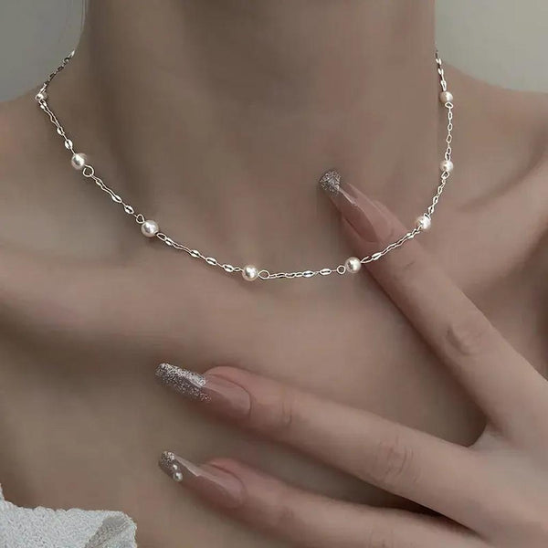 Elegant Sparkling Pearl Necklace