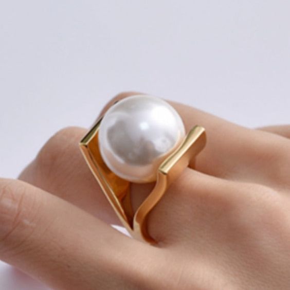 Vintage Golden Inlaid Pearl Ring