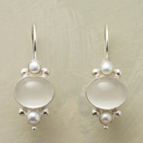 Vintage White Crystal Daisy Earrings