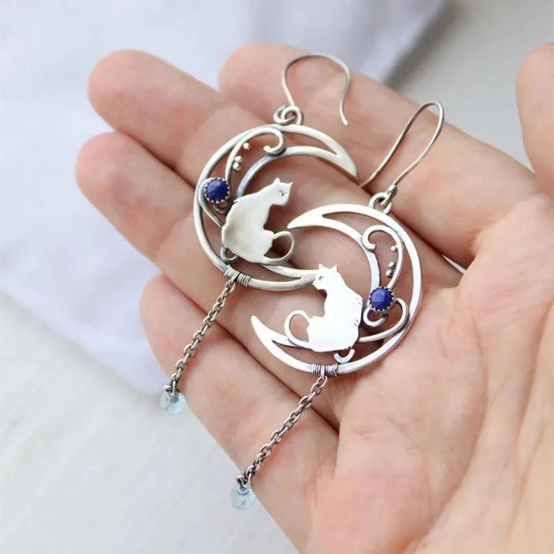 Moonlight Cat Earrings – Vintage Crescent Moon Design with Lapis Lazuli Gemstone