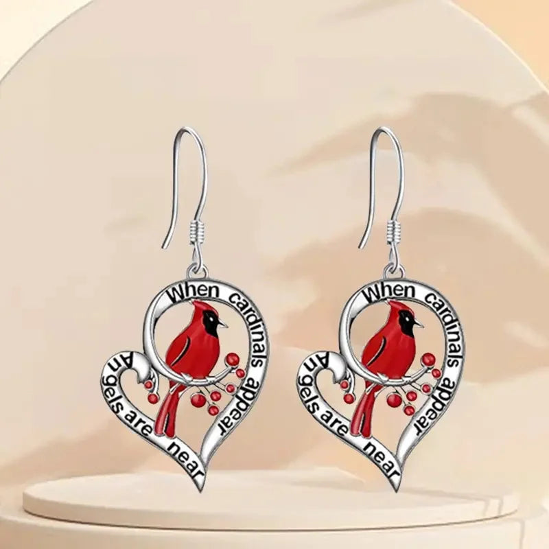 Cardinal Memorial Earrings – “Wanneer Cardinals Verschijnen, Zijn Angels Dichtbij” Heart Drop Design