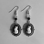 Vintage White Cat Drop Earrings – Silver Lijsten Jewelry