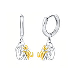 Silver & Gold Two-Tone Cat Omhelzing Earrings