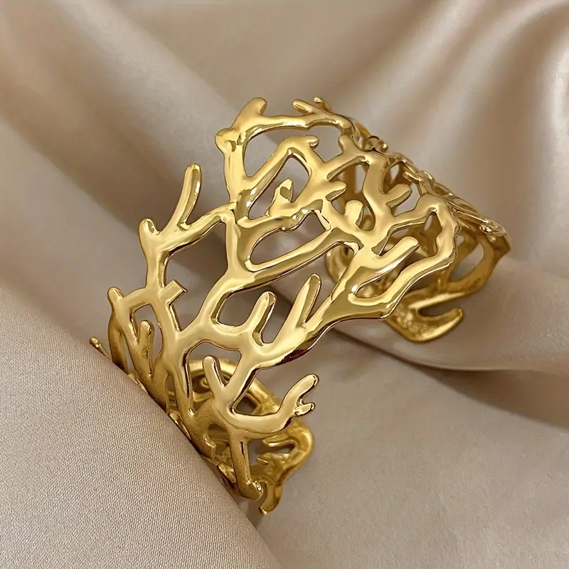 Vintage Gold Flower Hollow Bracelet